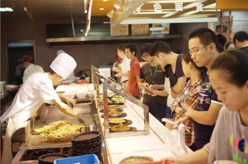 廣州珠江新城上班的白領們是如何解決午飯問題的？